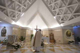 3-Messe quotidienne dans la chapelle de la résidence Sainte-Marthe : « Jésus est notre compagnon de pèlerinage »