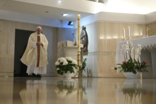 0-Holy Mass presided over by Pope Francis at the Casa Santa Marta in the Vatican: "Always return to the first encounter"