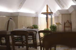 0-Messe quotidienne dans la chapelle de la résidence Sainte-Marthe : « Le petit lynchage quotidien du bavardage »