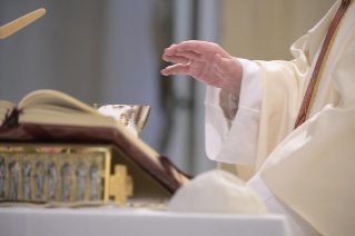 3-Holy Mass presided over by Pope Francis at the Casa Santa Marta in the Vatican: “Without witness and prayer, apostolic preaching is not possible”