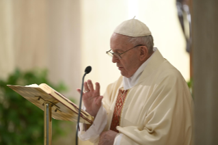 0-Holy Mass presided over by Pope Francis at the Casa Santa Marta in the Vatican: "Work is the vocation of man" 