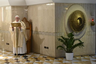 5-Misa celebrada por el papa Francisco de forma privada en la capilla de la Casa Santa Marta: <i>La mansedumbre y la ternura del Buen Pastor</i>
