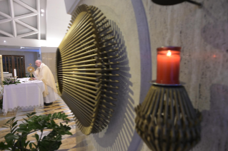 8-Messe quotidienne dans la chapelle de la résidence Sainte-Marthe - « Nous tous avons un seul Pasteur : Jésus »