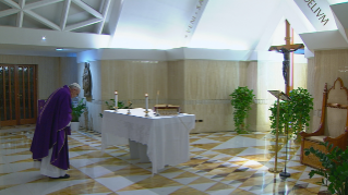 10-Messe quotidienne dans la chapelle de la résidence Sainte-Marthe : « Connaître nos idoles »