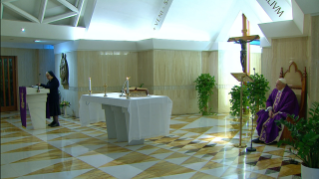 3-Holy Mass presided over by Pope Francis at the <i>Casa Santa Marta</i> in the Vatican: "Vanity distances us from Christ’s Cross"