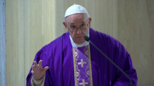 0-Misa celebrada por el papa Francisco de forma privada en la capilla de la Casa Santa Marta: <i>Para no caer en la indiferencia</i>