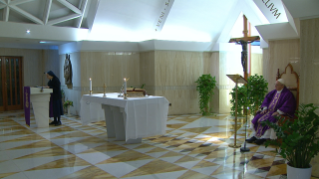 3-Messe quotidienne dans la chapelle de la résidence Sainte-Marthe : « N’oublions pas la gratuité de la révélation »