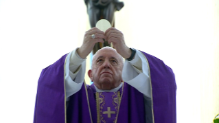 4-Holy Mass presided over by Pope Francis at the <i>Casa Santa Marta</i> in the Vatican: "Do not fall prey to indifference"