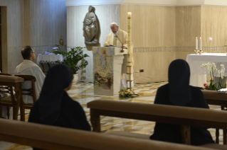 5-Messe quotidienne dans la chapelle de la résidence Sainte-Marthe : « La relation avec Dieu est gratuite, elle est une relation d'amitié »
