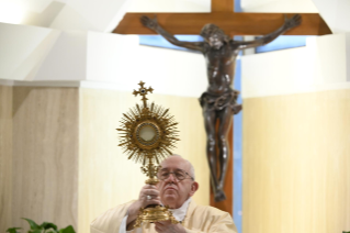 13-Holy Mass presided over by Pope Francis at the Casa Santa Marta in the Vatican:"Our relationship with God is gratuitous, it is friendship"