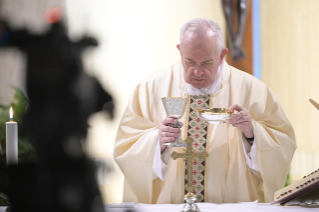 8-Holy Mass presided over by Pope Francis at the Casa Santa Marta in the Vatican: "Christ died and rose for us: the only medicine against the worldly spiri"t