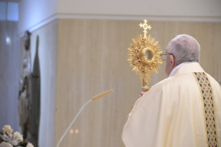 11-Holy Mass presided over by Pope Francis at the Casa Santa Marta in the Vatican: "Christ died and rose for us: the only medicine against the worldly spiri"t