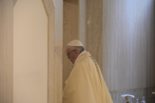 14-Holy Mass presided over by Pope Francis at the Casa Santa Marta in the Vatican: "Christ died and rose for us: the only medicine against the worldly spiri"t