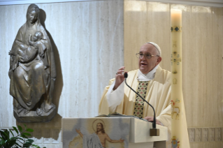 4-Misa celebrada por el papa Francisco de forma privada en la capilla de la Casa Santa Marta: <i>Ser cristianos es pertenecer al pueblo de Dios</i>