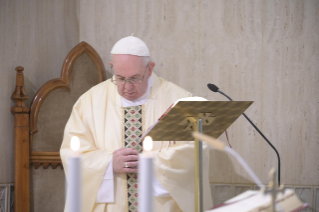 1-Holy Mass presided over by Pope Francis at the Casa Santa Marta in the Vatican: "His consolation is close, true and opens the doors of hope"