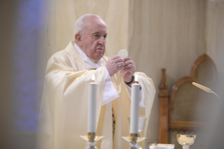 3-Holy Mass presided over by Pope Francis at the Casa Santa Marta in the Vatican: "His consolation is close, true and opens the doors of hope"