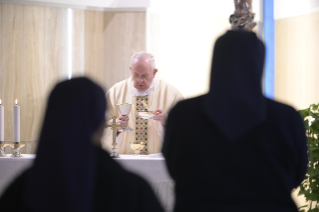 5-Holy Mass presided over by Pope Francis at the Casa Santa Marta in the Vatican: "His consolation is close, true and opens the doors of hope"