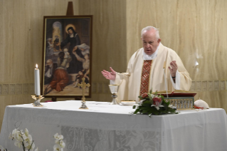 4-Holy Mass presided over by Pope Francis at the Casa Santa Marta in the Vatican: "The Holy Spirit makes harmony in the Church, the evil spirit destroys it"