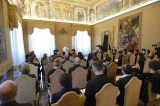 4-A los participantes en un encuentro organizado para conmemorar el 50 aniversario de la muerte del Card. Agostino Bea