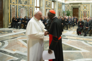 1-A los participantes en una conferencia organizada en el Vaticano con motivo del quinto aniversario del terremoto de Haití