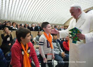 10-Udienza ai donatori del Presepio e dell'Albero di Natale in Piazza San Pietro