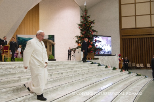 23-Udienza ai donatori del Presepio e dell'Albero di Natale in Piazza San Pietro