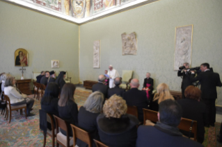 6-A una delegación de la "Apostoliki Diakonia" de la Iglesia de Grecia