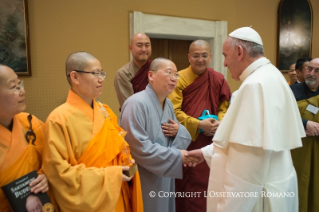 0-A los participantes en un encuentro de diálogo entre budistas y católicos de los Estados Unidos, organizado por el movimiento de los Focolares y el Consejo Pontificio para el Diálogo Interreligioso