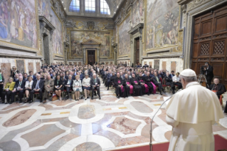 8-Aux membres de la Fondation <i>Centesimus Annus - Pro Pontifice</i>