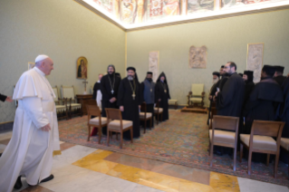 0-A una delegación de sacerdotes y monjes de las Iglesias ortodoxas orientales