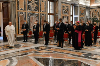 1-Alle Delegazioni che offrono il Presepio e l'albero di Natale in Piazza San Pietro
