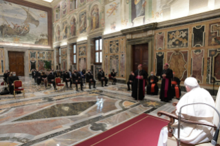 12-Alle Delegazioni che offrono il Presepio e l'albero di Natale in Piazza San Pietro