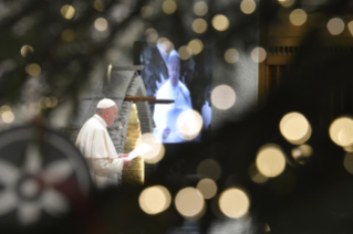 2-Aos funcionários da Santa Sé e do Estado da Cidade do Vaticano para as felicitações de Natal 