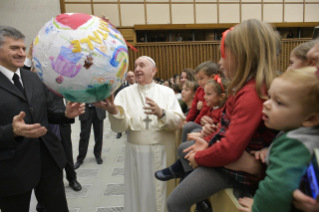 3-Ai dipendenti della Santa Sede e dello Stato della Citt&#xe0; del Vaticano per lo scambio degli auguri natalizi