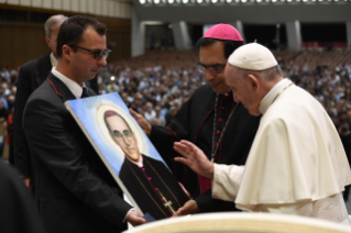 2-Aos peregrinos de El Salvador vindos a Roma para a canonização de Dom Romero 