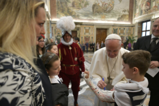 8-À Guarda Suíça Pontifícia, por ocasião do juramento dos novos recrutas 