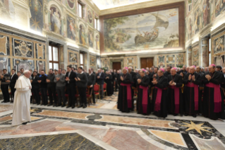8-A la comunidad del Pontificio Seminario Regional Flaminio "Benedicto XV" de Bolonia