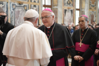 14-A la comunidad del Pontificio Seminario Regional Flaminio "Benedicto XV" de Bolonia
