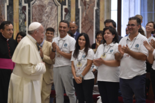 9-Aux participants au Congrès sur le thème « La théologie de la tendresse chez le Pape François »