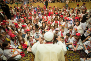 3-Incontro con i partecipanti all'Iniziativa "Il Treno dei Bambini" promossa dal Pontificio Consiglio della Cultura