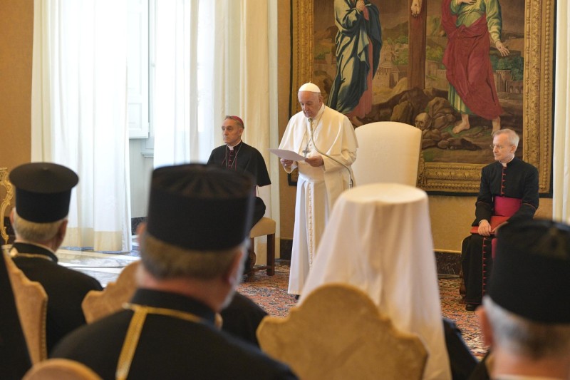 El Papa, hoy, con obispos orientales católicos en Europa