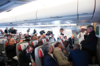 0-Viaje apostólico: Conferencia de prensa del Santo Padre durante el vuelo de regreso a Roma