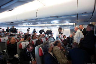 2-Viaje apostólico: Conferencia de prensa del Santo Padre durante el vuelo de regreso a Roma