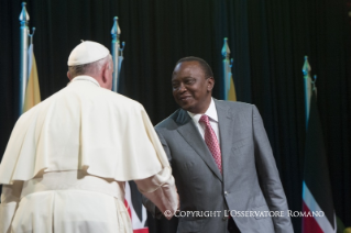 2-Viaje apostólico: Encuentro con las autoridades y con el cuerpo diplomático acreditado en Nairobi