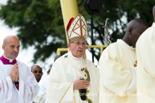 3-Voyage apostolique : Messe à Nairobi 