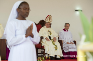 5-Voyage apostolique : Messe à Nairobi 