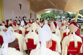 16-الزيارة الرّسولية إلى كينيا: القدّاس الإلهيّ في حرم جامعة نيروبي