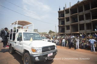 1-Voyage apostolique : Rencontre avec la classe dirigeante et avec le Corps diplomatique à Bangui