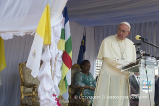 3-Apostolic Journey: Meeting with transitional Leaders and Diplomatic Corps in Bangui