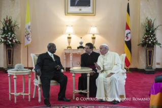 0-Viagem Apostólica: Encontro com as Autoridades e o Corpo Diplomático em Entebe